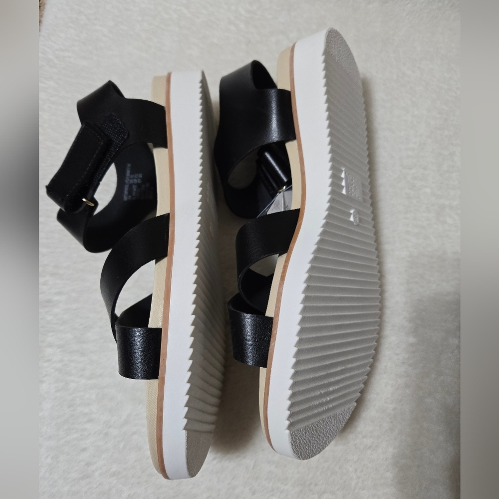 Time & Tru Women's Tan Black Comfort Summer Sandals NWT Size: 9 1/2 - Picture 2 of 9